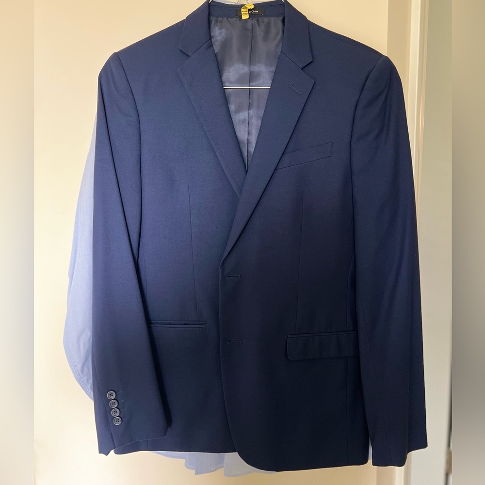 Men’s Wearhouse Egara Extreme Slim Fit Navy Suit – 42L Jacket / 36W Pants